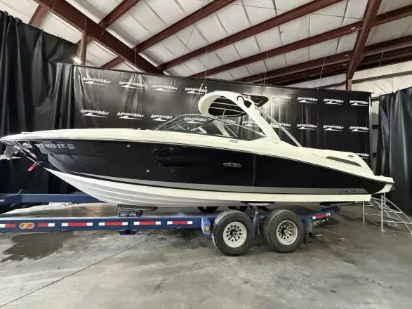 Sea Ray SLX 270