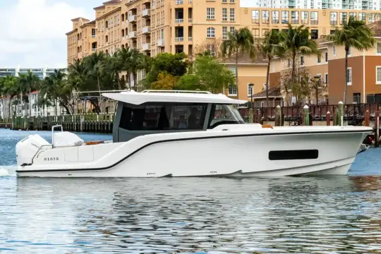 Alcan AIATA Wayfinder 38 Cabin
