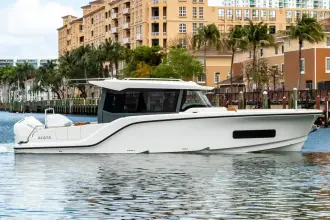 Alcan AIATA Wayfinder 38 Cabin
