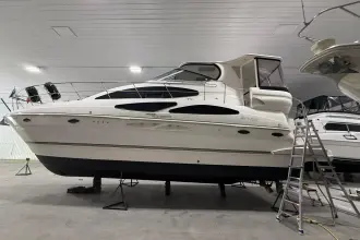 Thumbnail von Cruisers Yachts 405 Express Motoryacht WASTIN' AWEIGH