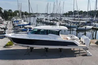 Thumbnail von Tiara Yachts 43LE