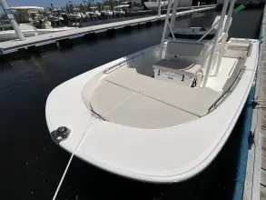Thumbnail von Boston Whaler 190 Montauk