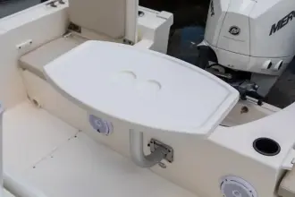 Thumbnail von Boston Whaler 210 Montauk