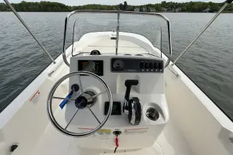 Thumbnail von Boston Whaler 170 Montauk