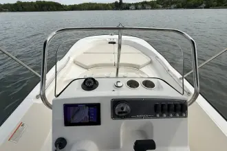 Thumbnail von Boston Whaler 170 Montauk