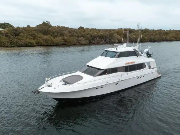 Lazzara Yachts 76 Skylounge Dare to Dream