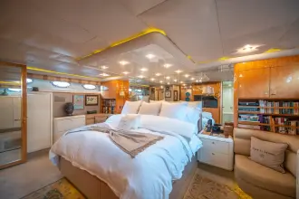 Thumbnail von Lazzara Yachts 76 Skylounge Dare to Dream