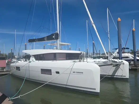 Lagoon 42 JEWEL