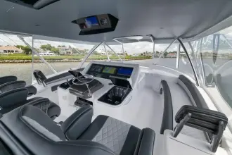 Thumbnail von Viking 72 Convertible LADY SURFBUM