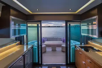 Thumbnail von Tiara Yachts 50 Coupe