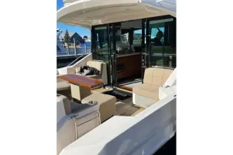 Thumbnail von Tiara Yachts 50 Coupe