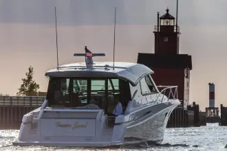 Thumbnail von Tiara Yachts 50 Coupe