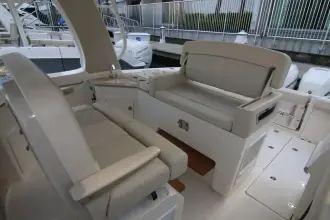 Thumbnail von Boston Whaler 350 Realm