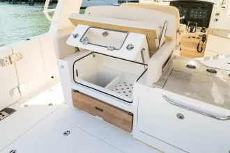 Thumbnail von Boston Whaler 350 Realm
