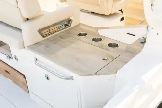 Thumbnail von Boston Whaler 350 Realm