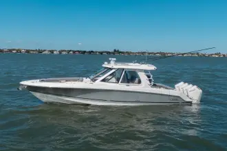 Thumbnail von Boston Whaler 380 Realm RFN II