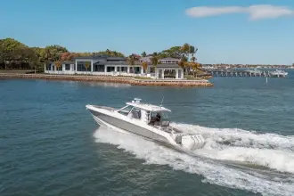 Thumbnail von Boston Whaler 380 Realm RFN II