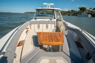 Thumbnail von Boston Whaler 380 Realm RFN II