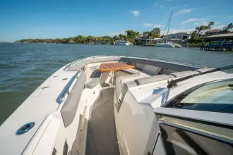 Thumbnail von Boston Whaler 380 Realm RFN II