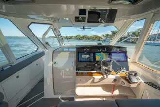 Thumbnail von Boston Whaler 380 Realm RFN II