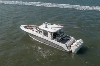Thumbnail von Boston Whaler 380 Realm RFN II