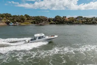 Thumbnail von Boston Whaler 380 Realm RFN II