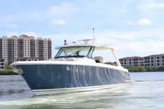 Thumbnail von Tiara Yachts 43LS