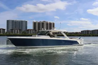 Thumbnail von Tiara Yachts 43LS