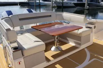 Thumbnail von Tiara Yachts 43LS