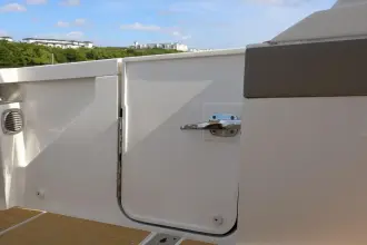 Thumbnail von Tiara Yachts 43LS