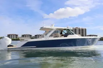 Thumbnail von Tiara Yachts 43LS