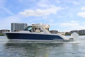 Thumbnail von Tiara Yachts 43LS