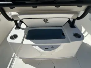Thumbnail von Boston Whaler 210 Montauk