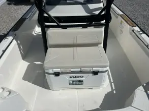 Thumbnail von Boston Whaler 210 Montauk