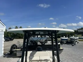 Thumbnail von Boston Whaler 210 Montauk