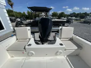 Thumbnail von Boston Whaler 210 Montauk