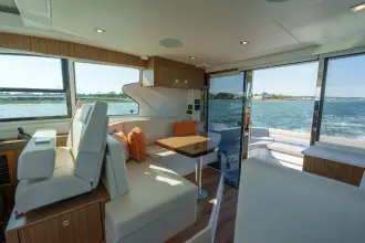 Thumbnail von Cruisers Yachts 42 Cantius