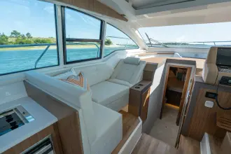 Thumbnail von Cruisers Yachts 42 Cantius