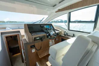 Thumbnail von Cruisers Yachts 42 Cantius