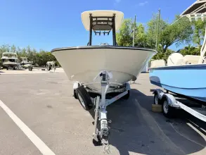 Thumbnail von Boston Whaler 210 Montauk