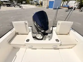 Thumbnail von Boston Whaler 210 Montauk