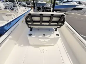 Thumbnail von Boston Whaler 210 Montauk