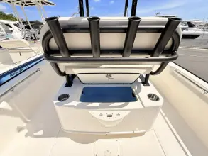 Thumbnail von Boston Whaler 210 Montauk