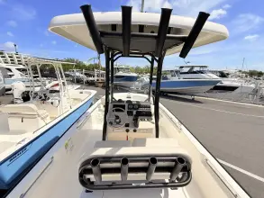 Thumbnail von Boston Whaler 210 Montauk