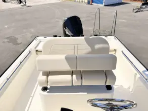 Thumbnail von Boston Whaler 210 Montauk