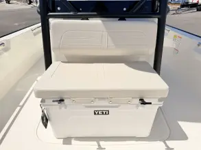 Thumbnail von Boston Whaler 210 Montauk