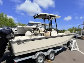 Thumbnail von Boston Whaler 210 Montauk