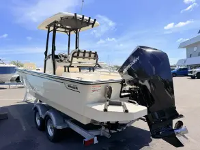 Thumbnail von Boston Whaler 210 Montauk