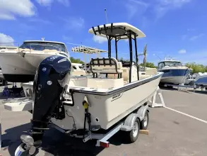 Thumbnail von Boston Whaler 210 Montauk