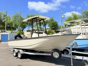 Thumbnail von Boston Whaler 210 Montauk